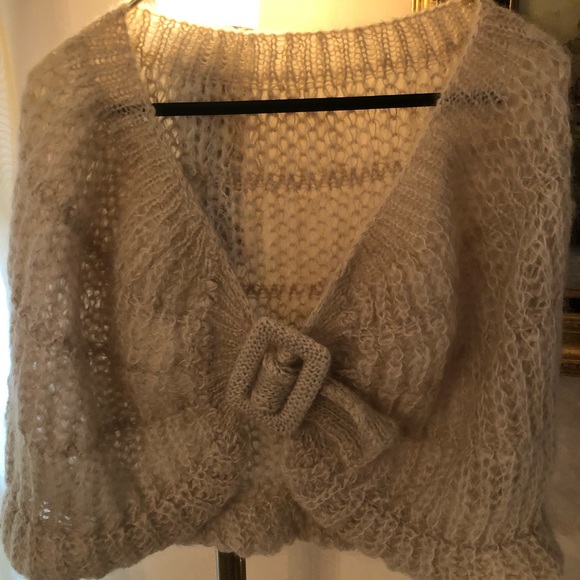 Beige-Tan Shoulder Wrap - Picture 3 of 5